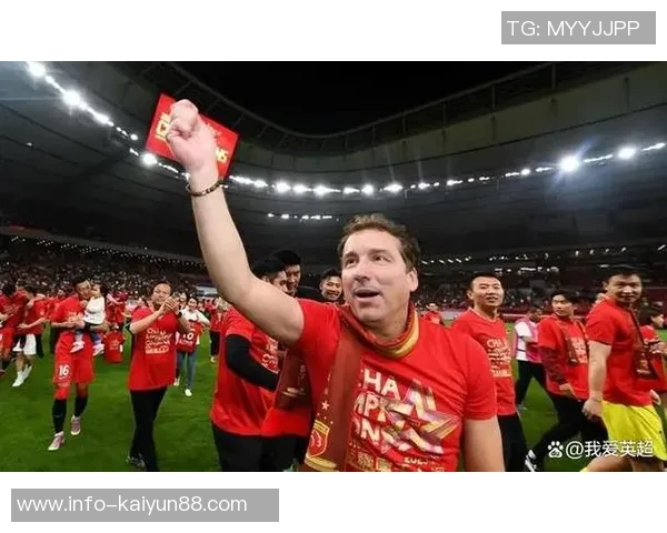 媒体人呼吁足协官员与佩雷拉对话探讨未来合作可能性