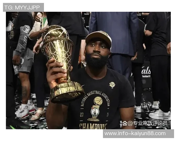 杰伦布朗表现稳定但未能带领球队获胜18投9中斩获25分6篮板4助攻