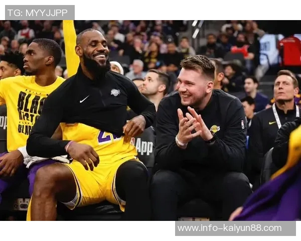 克莱回忆初见东契奇时的印象科比亲临现场助阵让他特别难忘 克莱回忆初见东契奇时的印象科比亲临现场助阵让他特别难忘